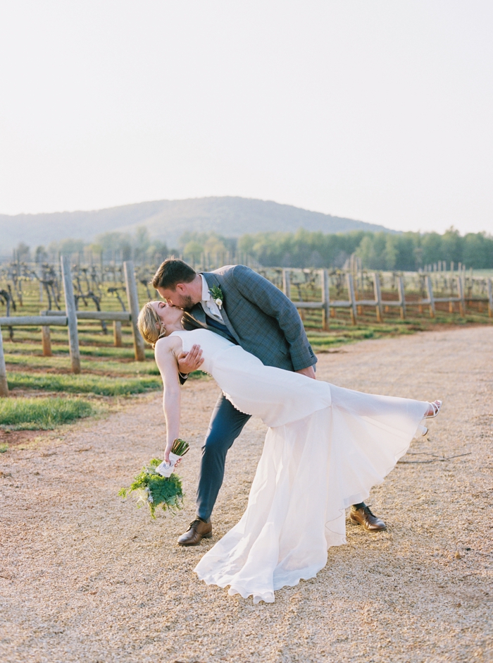 sunset bride and groom photos at keswick vineyards